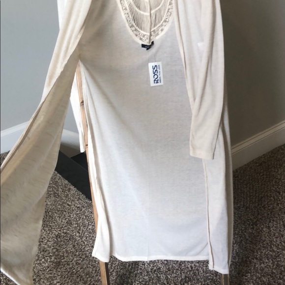 long creme cardigan with back detailing - Picture 2 of 3